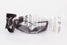 Load image into Gallery viewer, Dexterhand 126GR Lentes Policarbonato Transparente con Micas Oscuras y Armazón Negro  (Pza)